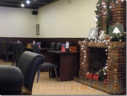 洁洁。集集複合式餐廳內部一隅。 