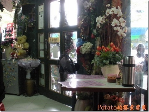 總經理牛肉麵的內部擺設。