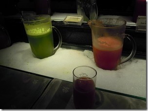 高雄漢神巨蛋海港餐廳。麵包、餅乾及蛋糕甜點區--很多樣的選擇。