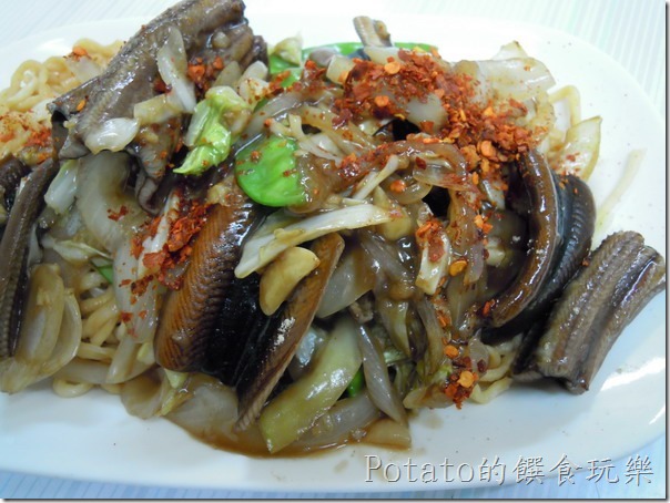 Potato喜歡在炒鱔魚上加辣椒粉，感覺更好吃。