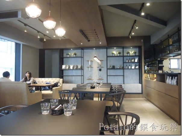 《台南咖啡館》來黑浮REVE咖啡喝下午茶