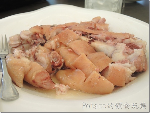 花蓮闔家歡餐廳--紅麴豬腳