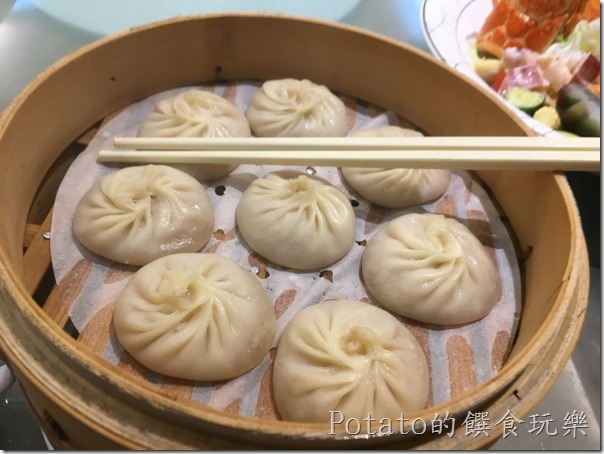 闔家歡餐館的上海湯包