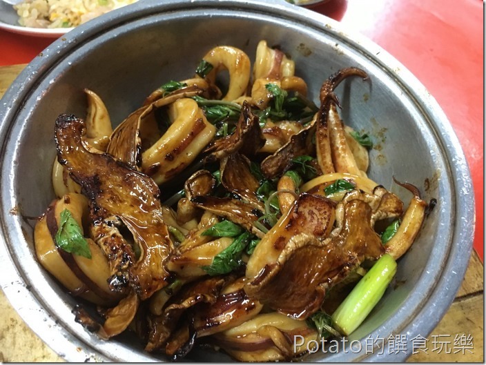 台南竹仔店海鮮燒烤三杯小卷