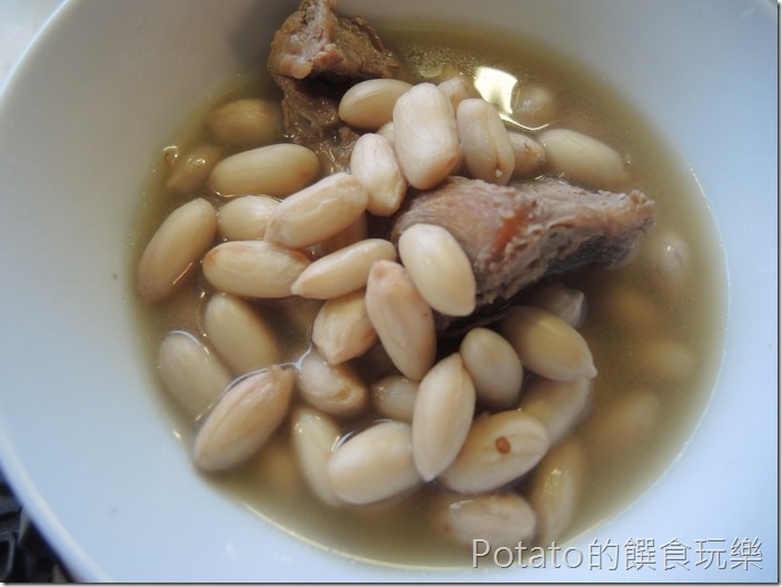400花生排骨湯完成1