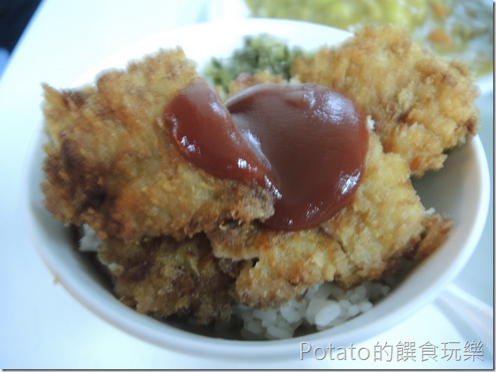 上富小吃店炸肉飯1