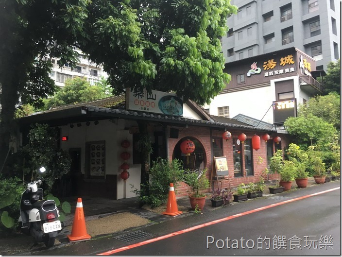 長榮鳳凰酒店旁的餐廳