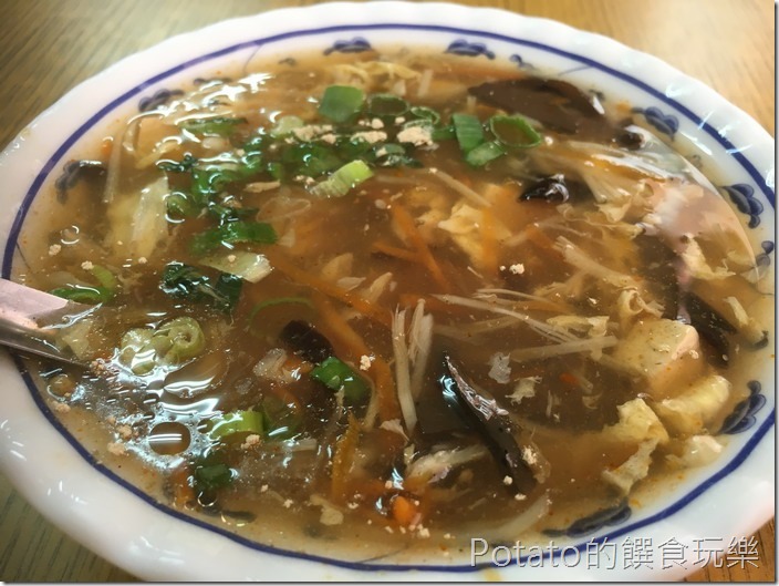 明仁鍋貼酸辣湯