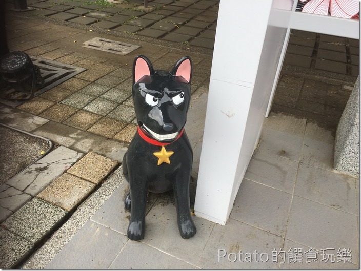 勝利星村公車站狗仔