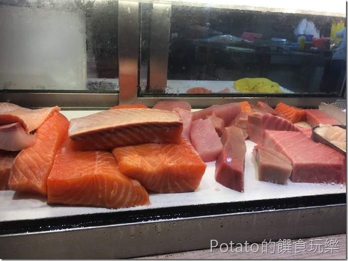 東港漁郎生魚片櫥窗