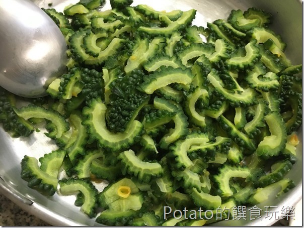 鹹蛋炒山苦瓜11