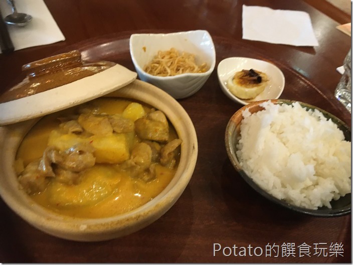 右手餐廳咖哩雞套餐