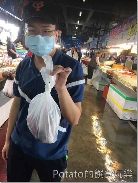 蚵仔寮漁港白天攤位1