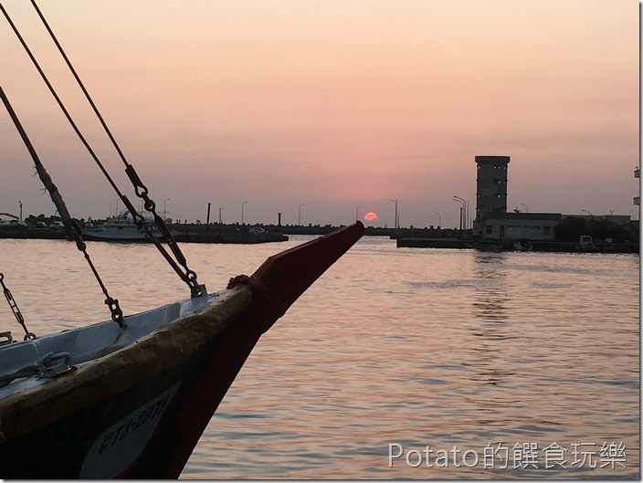 蚵仔寮漁港黃昏夕景
