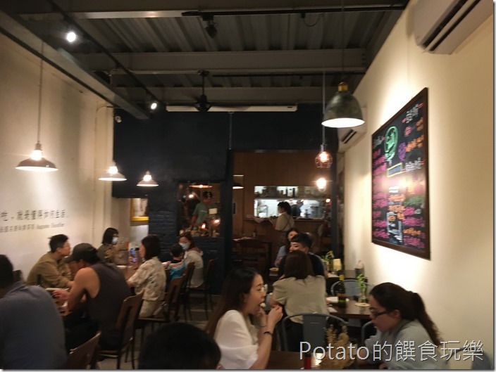 索緹餐酒館餐館內