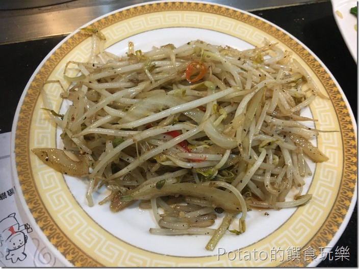登野精緻鐵板料理豆芽菜