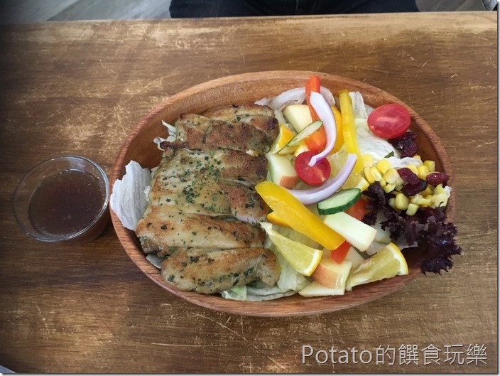 6吋盤早午餐嫩雞沙拉1