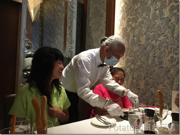 尼法法式餐廳資深店長