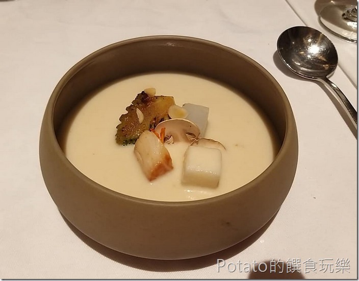 尼法法式餐廳海鮮濃湯