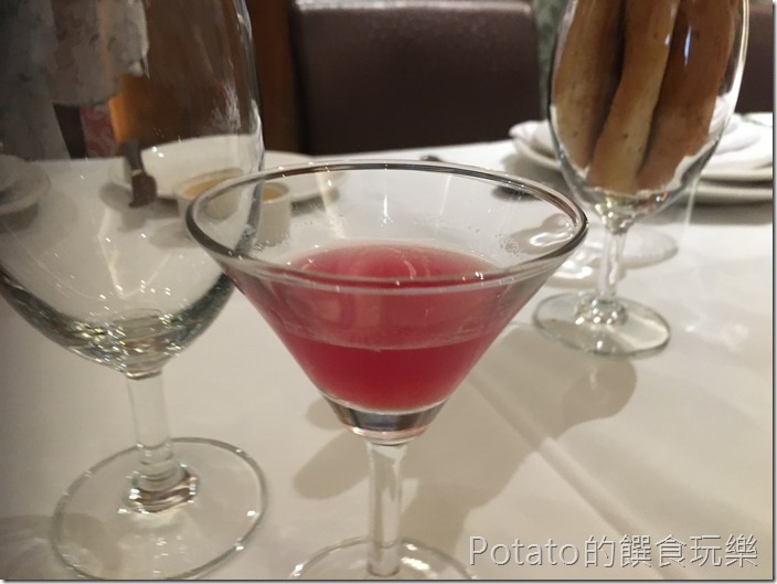 尼法法式餐廳餐前飲料