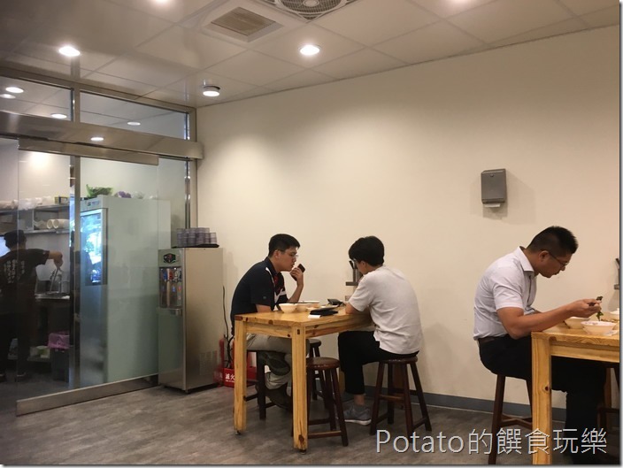 【施家火雞肉飯】內