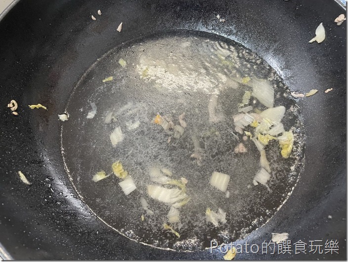 酸白菜彩椒麵煮麵1