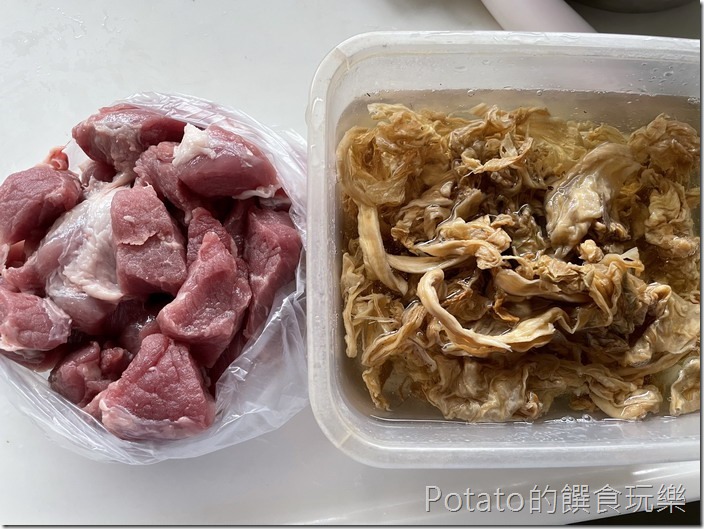 高麗菜乾滷肉食材