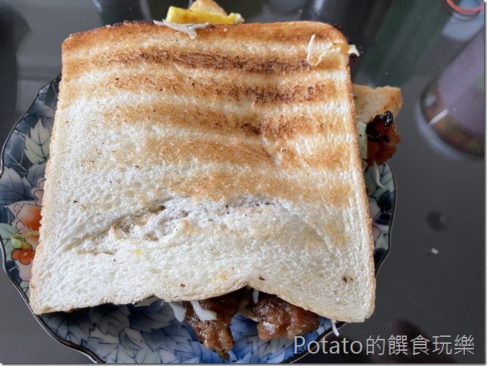 小璋炭烤輕食豬排吐司1