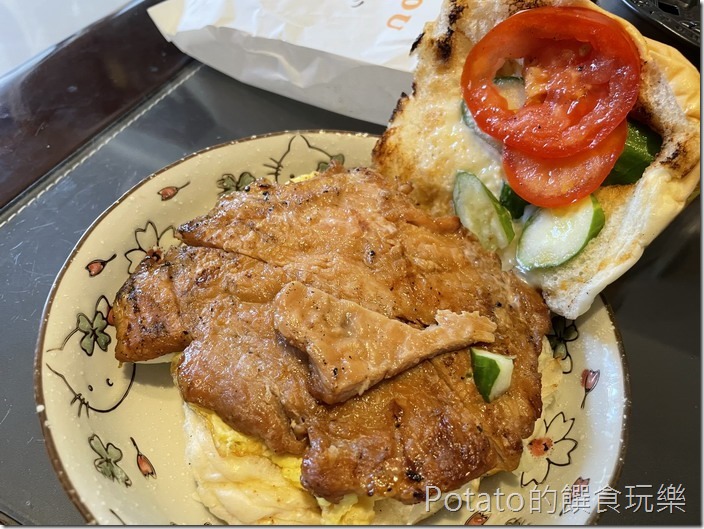 小璋炭烤輕食豬排漢堡2