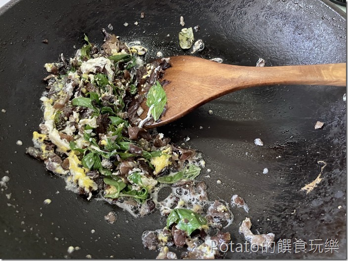 黑木耳炒蛋4