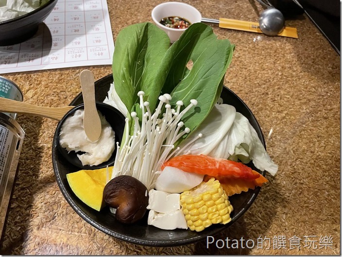 西港穀倉餐廳火鍋配料