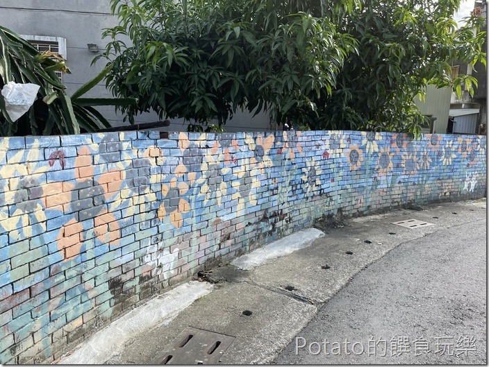 胡厝寮彩繪村花兒