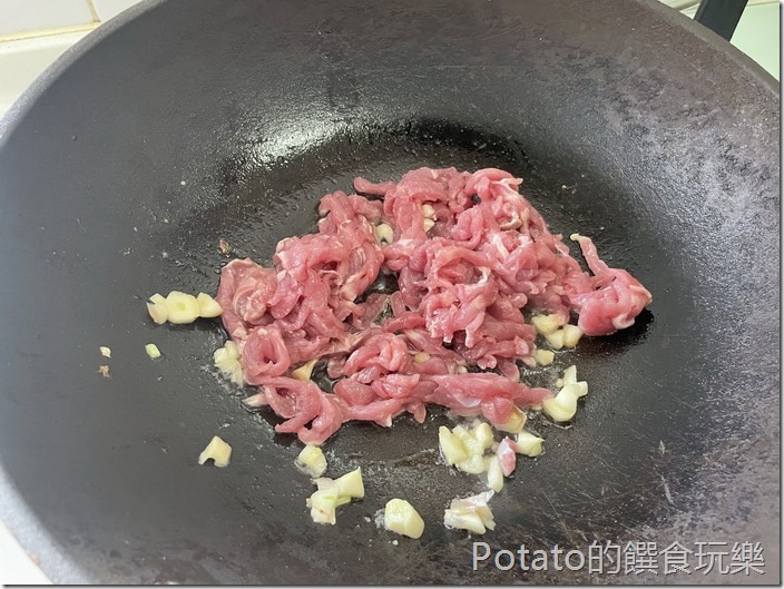 小魚乾糯米椒炒米粉1