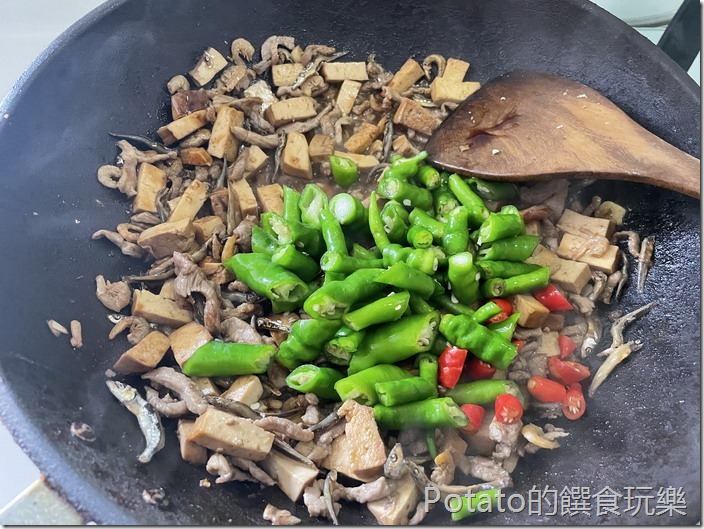 小魚乾糯米椒炒米粉2