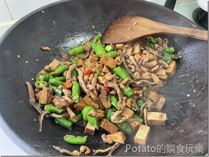 小魚乾糯米椒炒米粉3