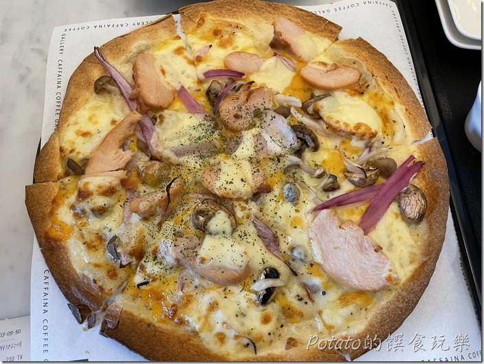 卡啡那台南市府店燻雞披薩