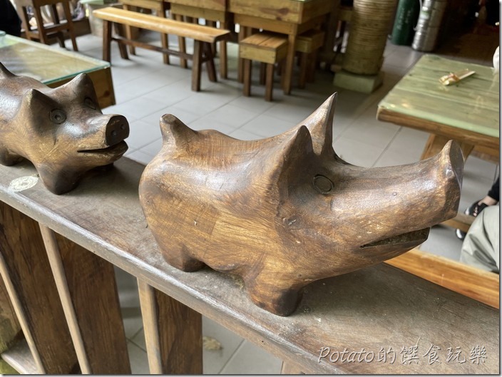 來吉部落山豬雕刻