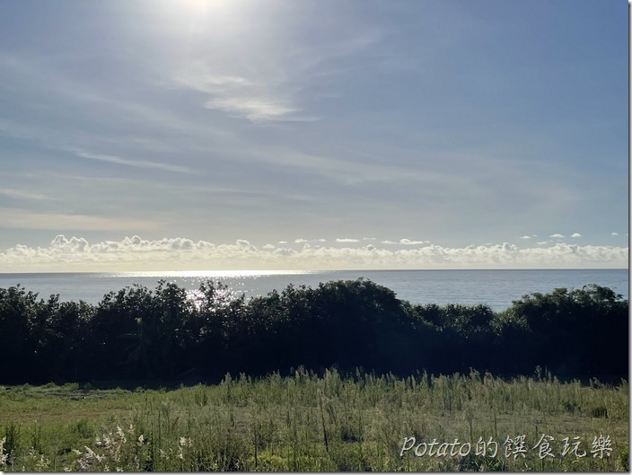 藍色珊瑚礁民宿外海邊