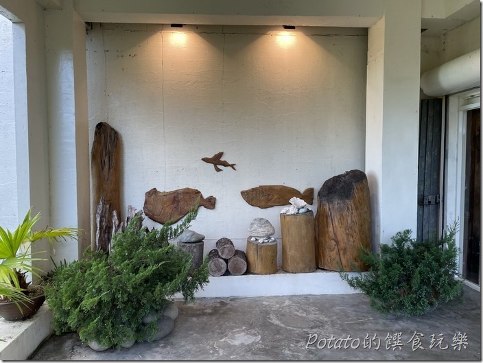 藍色珊瑚礁民宿門口