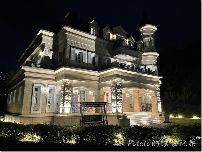 夜晚的雲端城堡