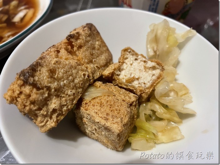 《台南美食》香酥美味的【盛勇臭豆腐】